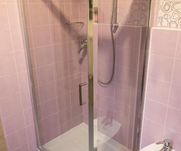 R&b La Pomposa Dei Motori Affittacamere