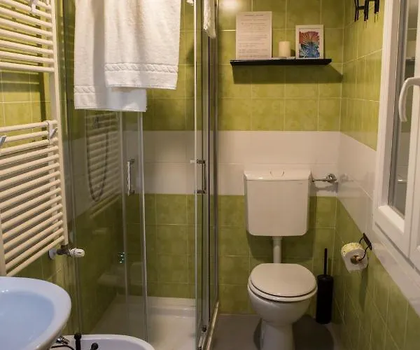 Affittacamere R&b La Pomposa Dei Motori