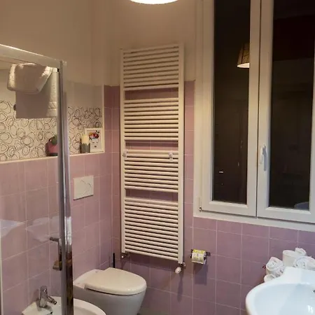 R&b La Pomposa Dei Motori Pensjonat