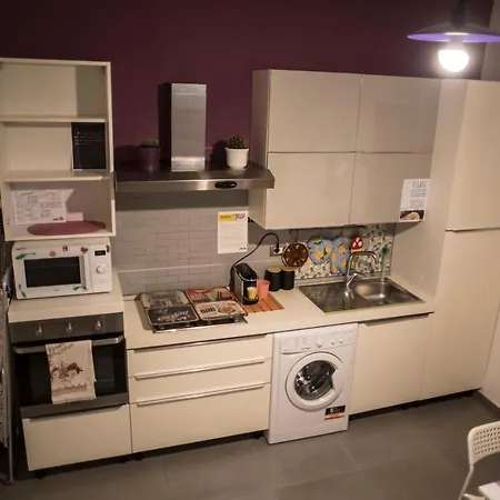 R&b La Pomposa Dei Motori Pensionat 3*