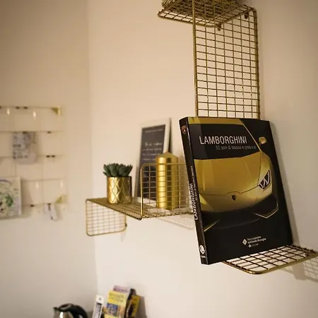 R&b La Pomposa Dei Motori Pensjonat