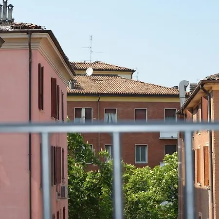 Maison d'hôtes R&b La Pomposa Dei Motori Modène