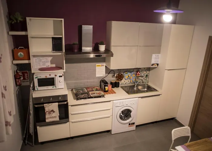 R&b La Pomposa Dei Motori Pensionat 3*