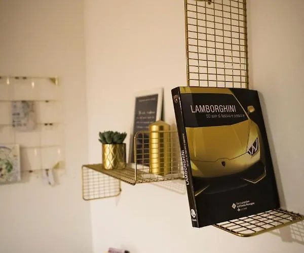 R&b La Pomposa Dei Motori Gasthuis