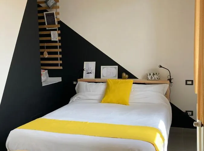 R&b La Pomposa Dei Motori בית הארחה 3*